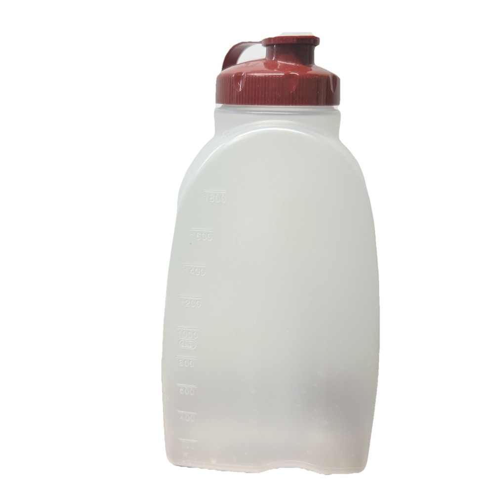 Rubbermaid 2 Quart 64 Oz Servin SaverPitcher Bottle Red Lid Made In‎ USA